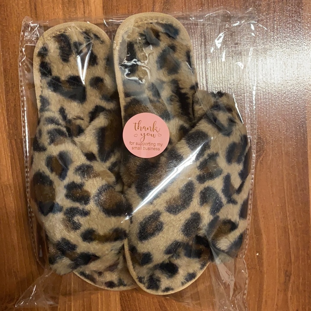 New Furry Leopard Slippers